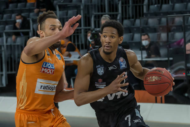 帅是带领德 帅是带领德